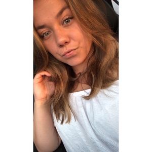 Meet your Posher, Alyssa